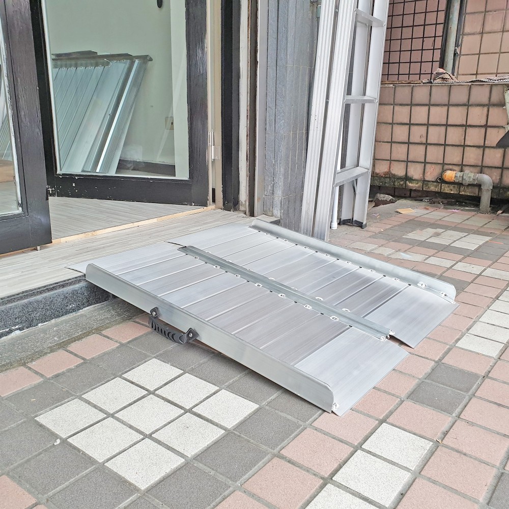 Bi-Folding Ramps